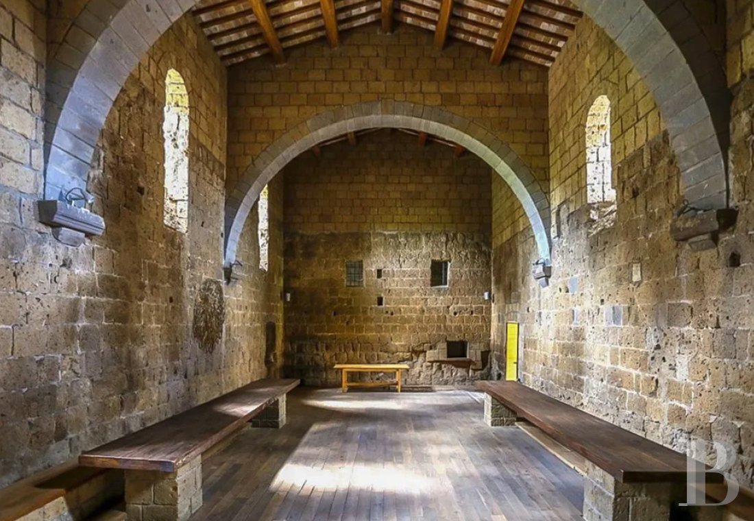 En Italie, au sud de Tuscania dans la province de Viterbe, une ancienne abbaye cistercienne réhabilitée au tournant du siècle - photo  n°25